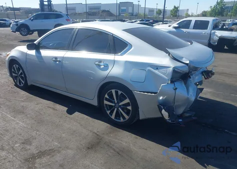 2017 Nissan Altima 2.5 Sr z USA, uszkodzony, nr VIN 1N4AL3AP0HC134144